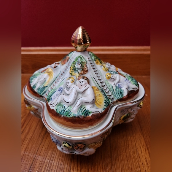 Antique Pereiras Valado of Portugal Covered Dish - Picture 1 of 7